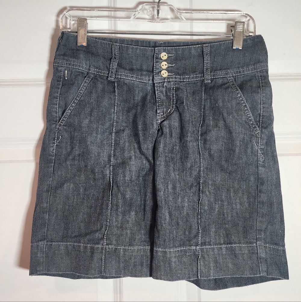!It Los Angeles Y2K Dark Wash Lightweight Denim Shorts Size 26